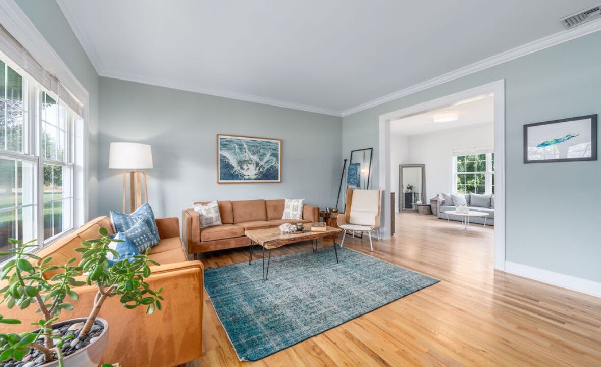 Photo of Livingroom in Southold