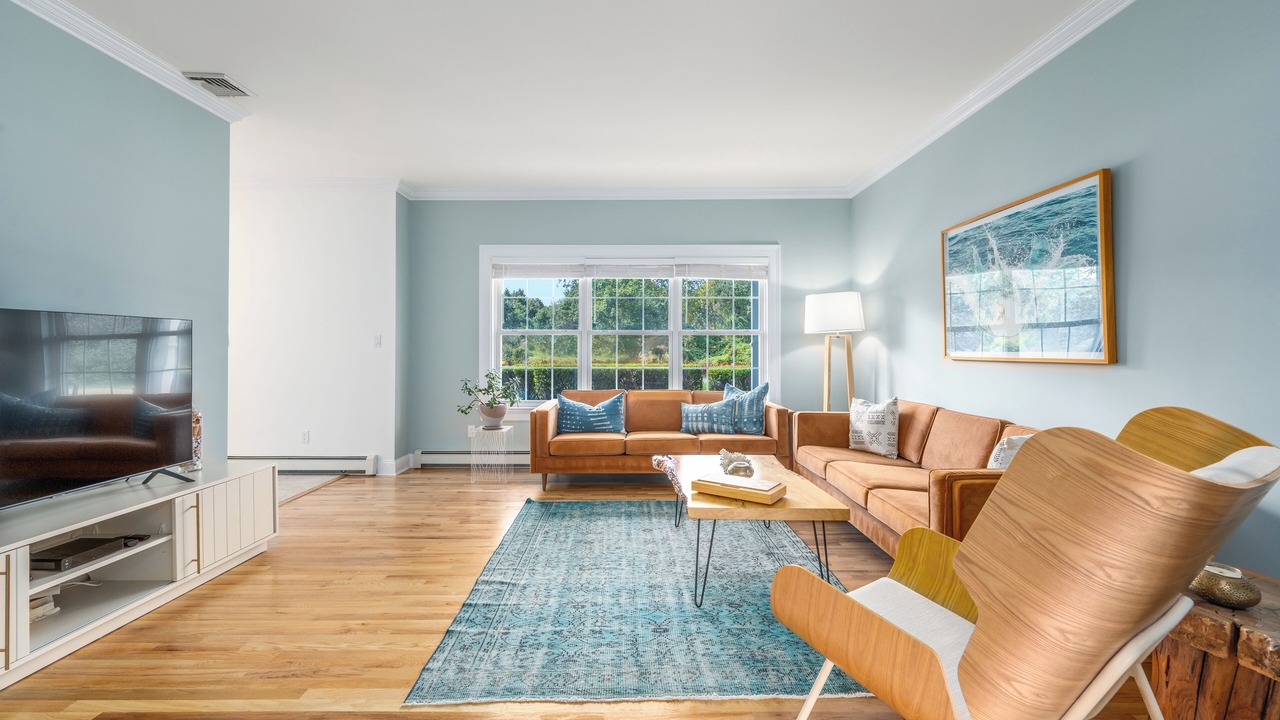 Photo of Livingroom in Southold