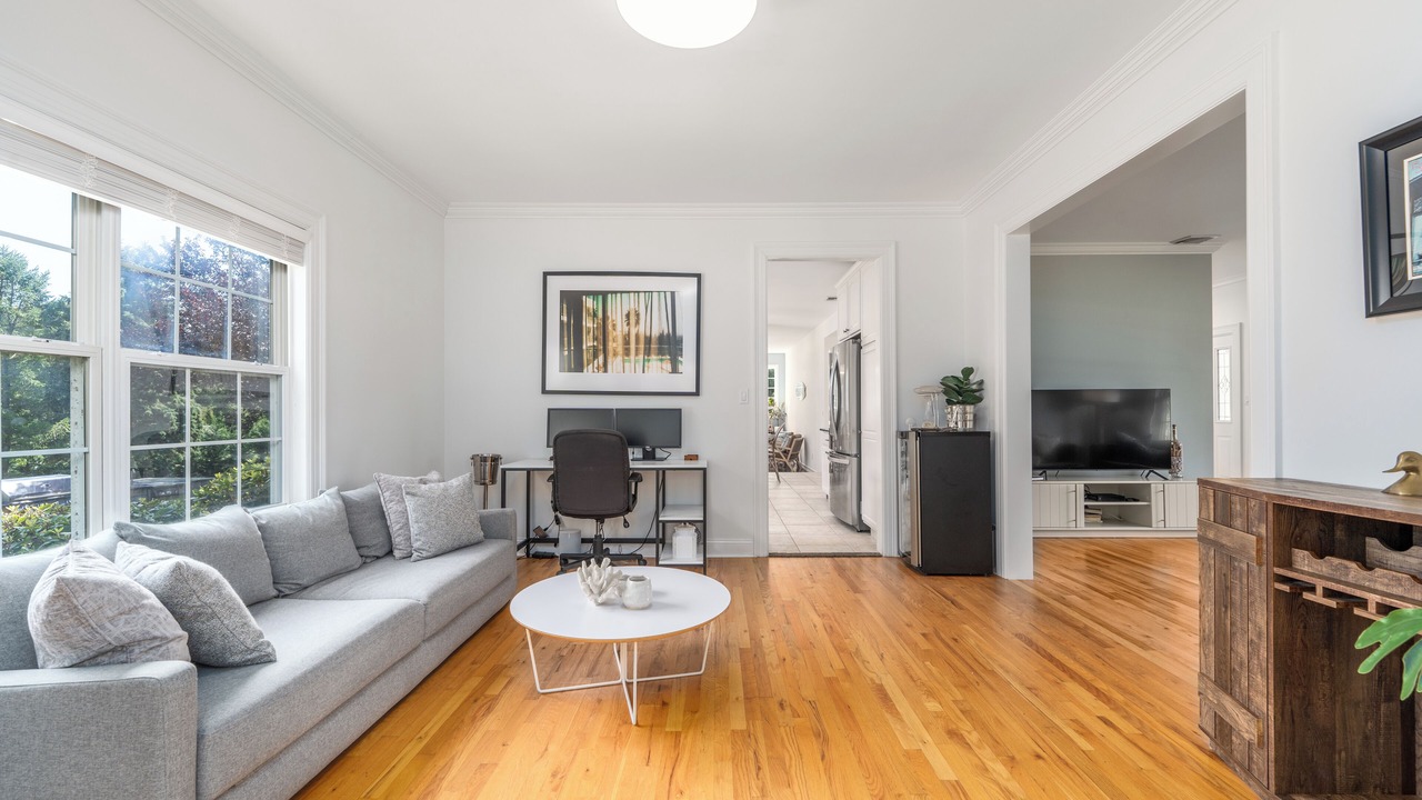 Photo of Livingroom in Southold