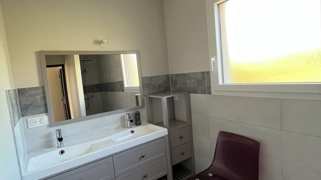Photo of Bedroom in Saint-Genest-Lerpt