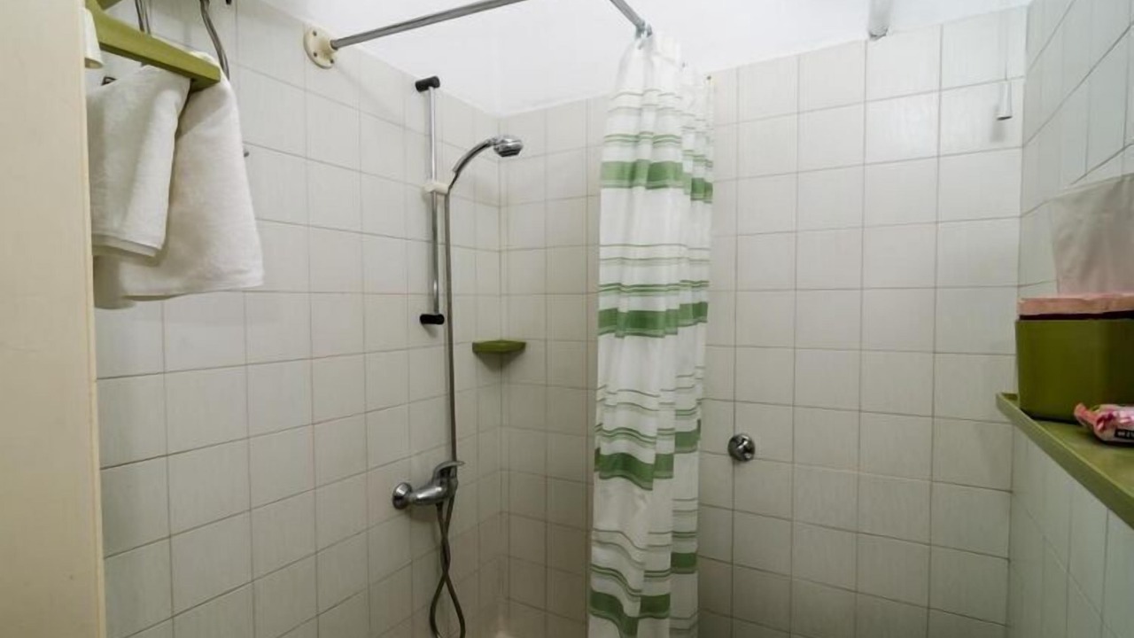Photo of Bathroom in Pile
