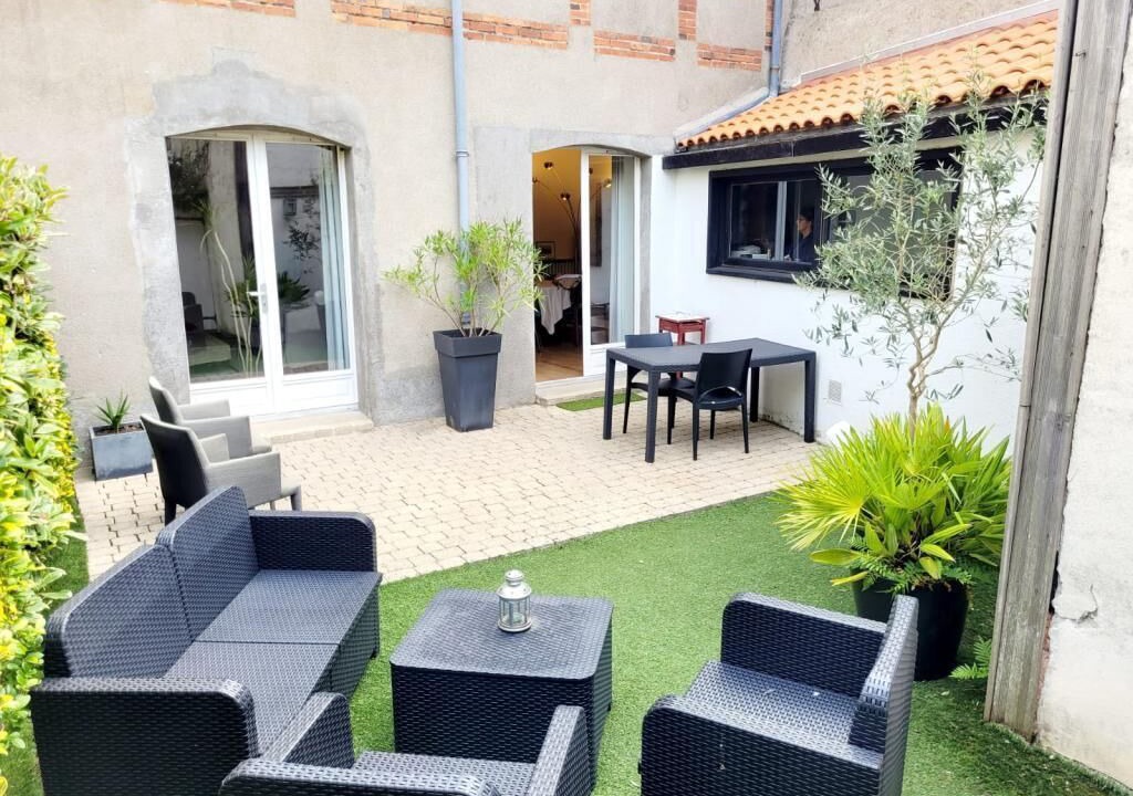 Photo of Patio Balcony in Richebourg - Saint-Clement