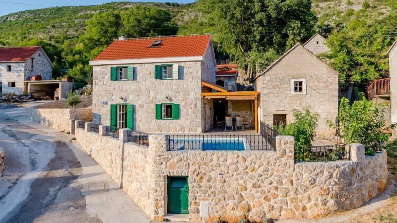 Photo of Outdoor in Crivac
