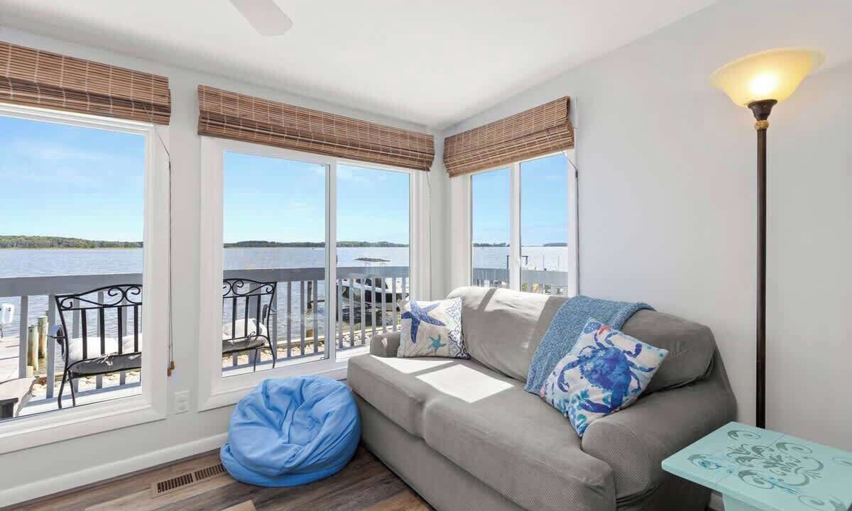 Photo of Livingroom in Ocean Pines