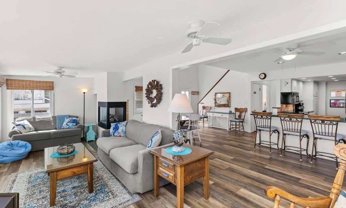 Photo of Livingroom in Ocean Pines