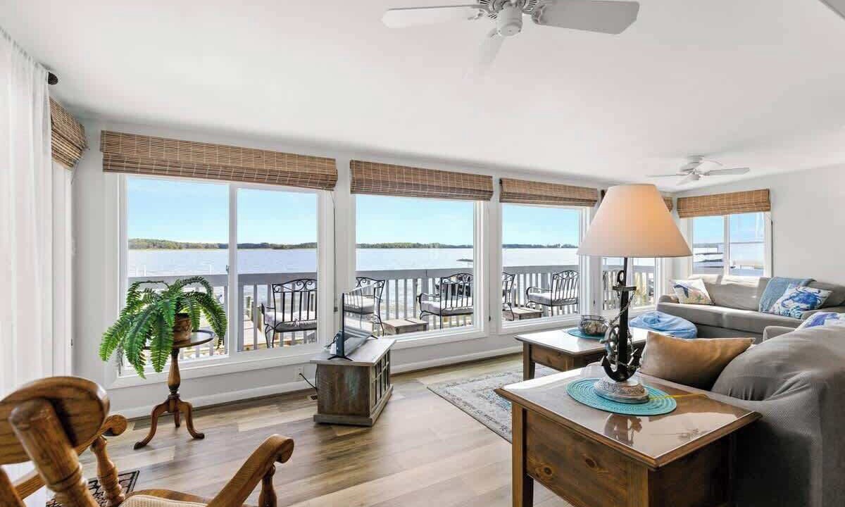 Photo of Livingroom in Ocean Pines