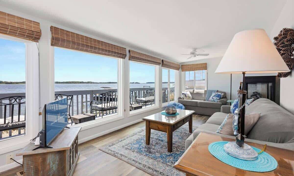 Photo of Livingroom in Ocean Pines