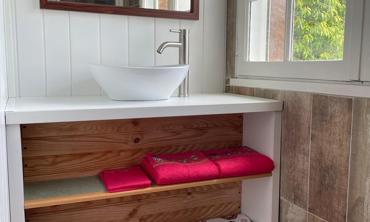 Photo of Bathroom in Thenezay