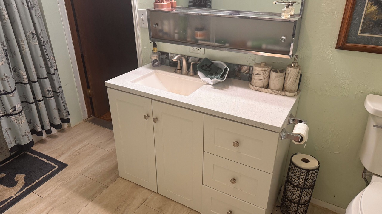 Photo of Bathroom in Eagle Point