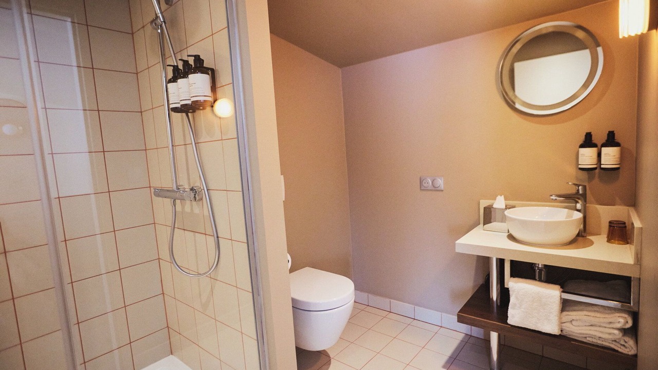 Photo of Bathroom in 20th Arrondissement