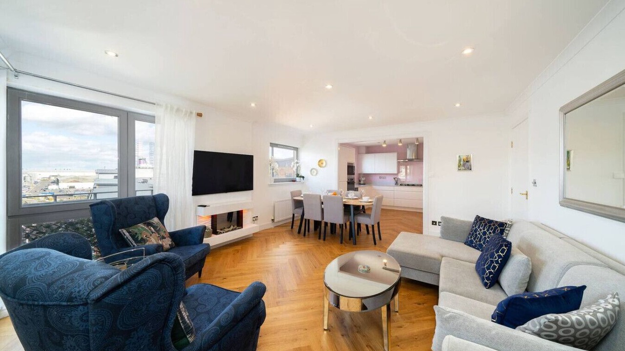 Photo of Livingroom in Dundee