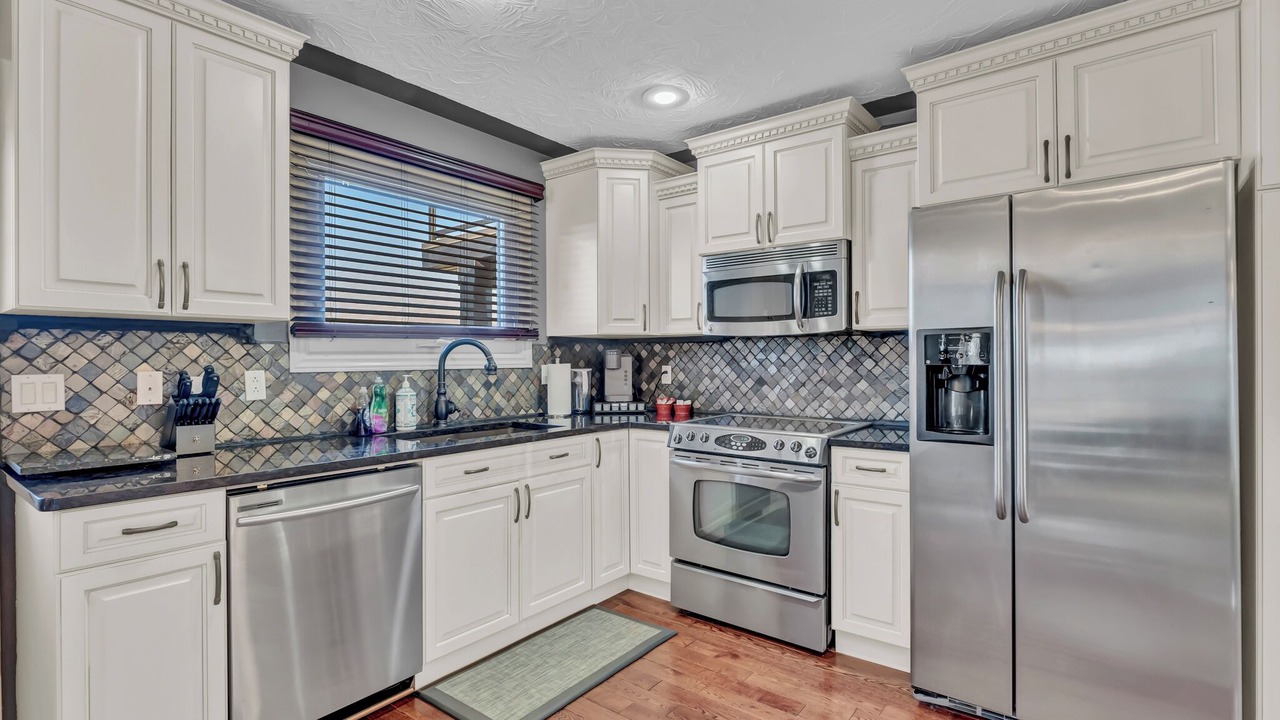 Photo of Kitchen in Medicine Hat