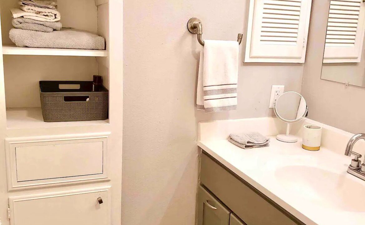 Photo of Bathroom in Olmos Park