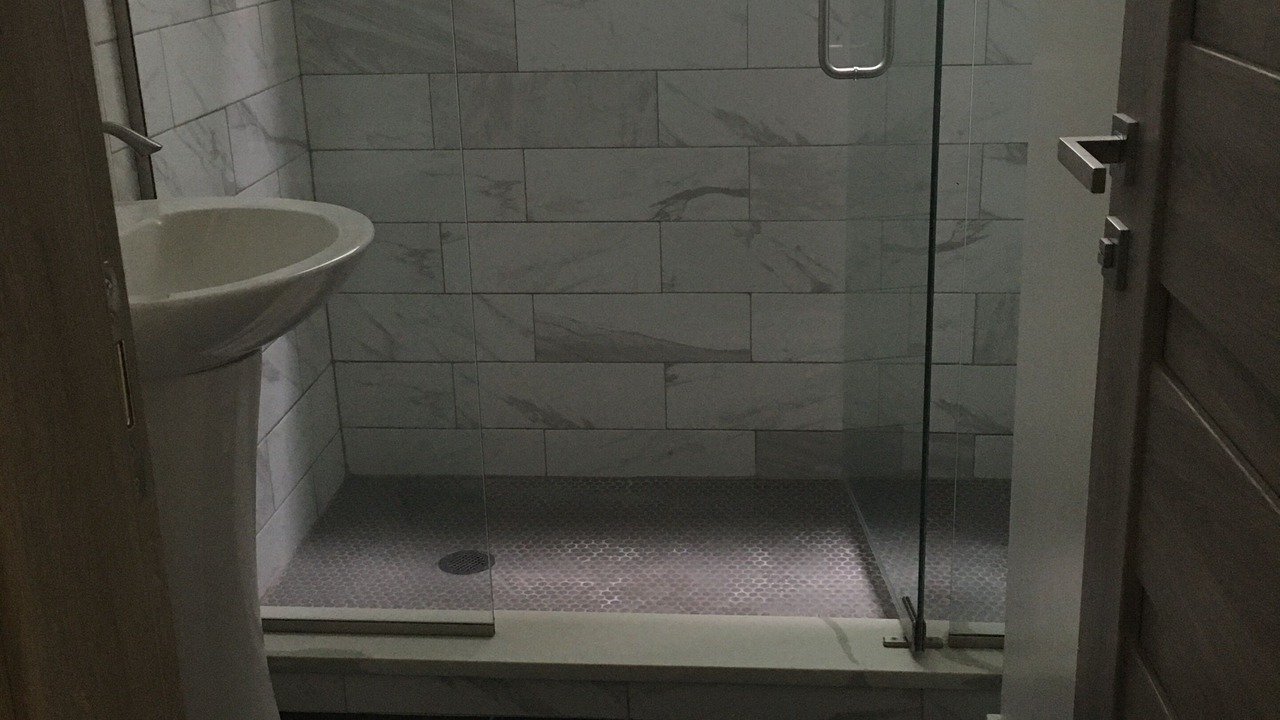 Photo of Bathroom in West Lakeview