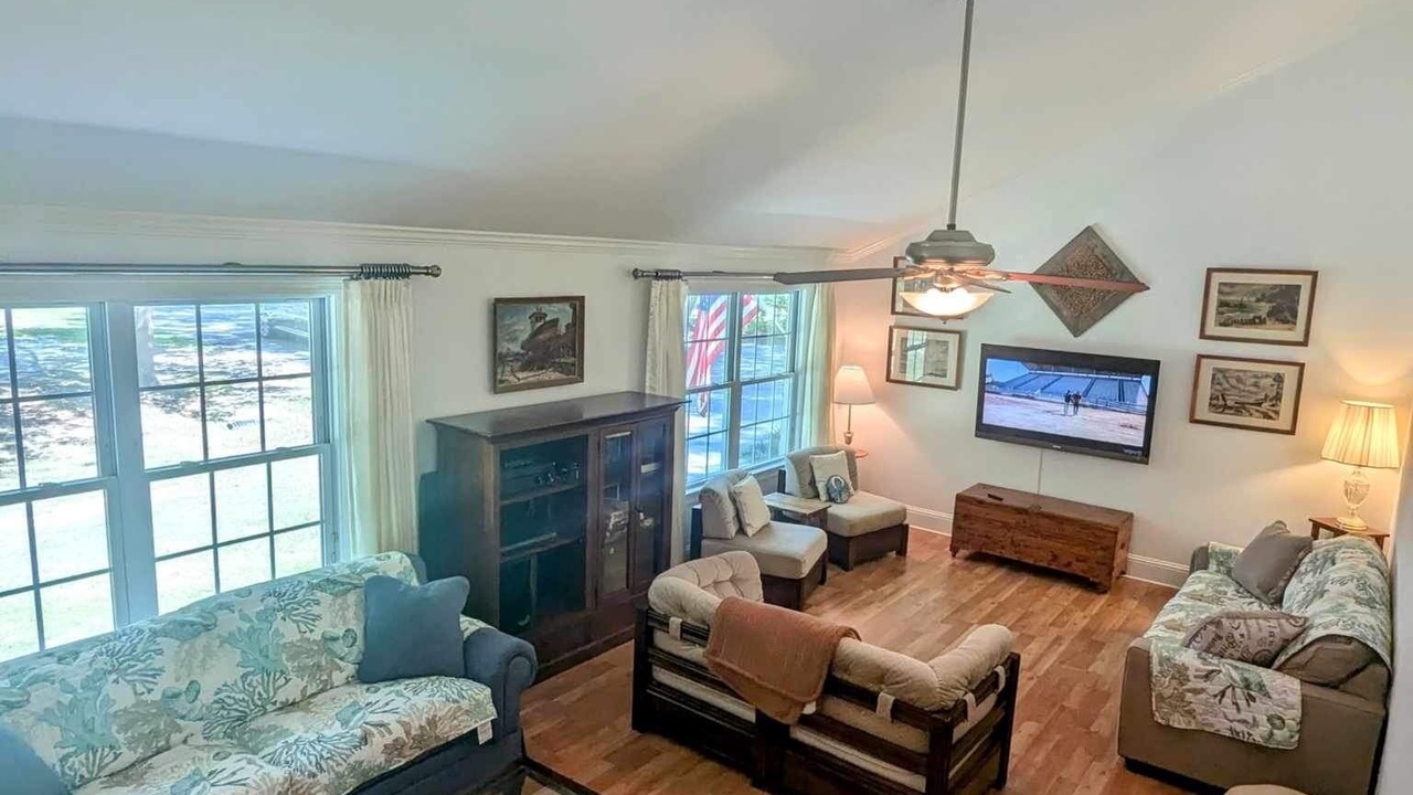 Photo of Livingroom in Saucier