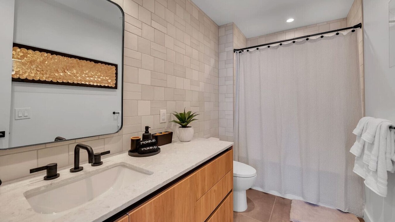 Photo of Bathroom in Rainey Street Historic District