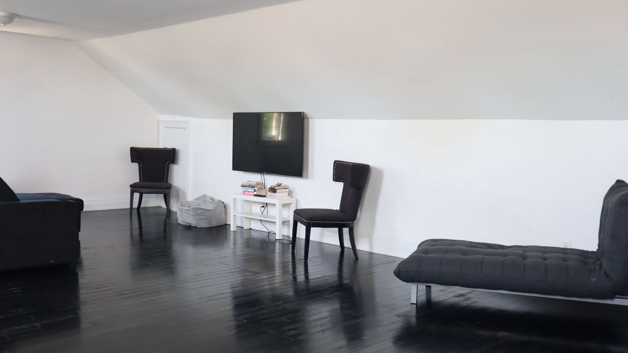Photo of Livingroom in Niagara Falls