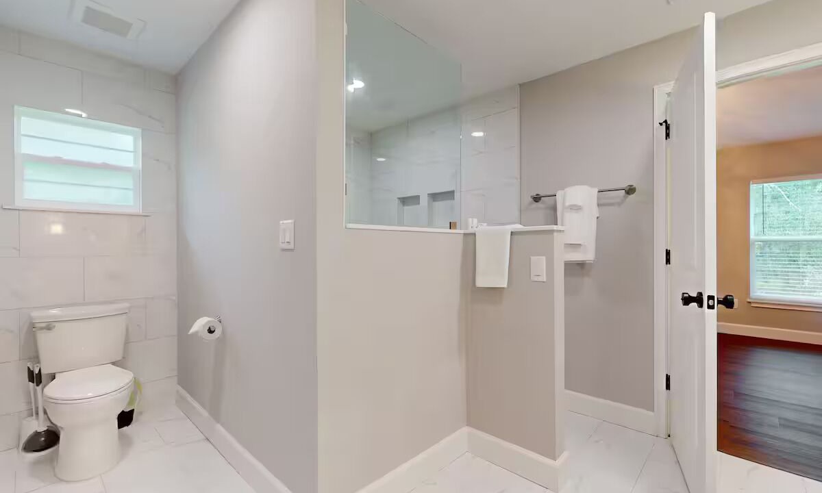 Photo of Bathroom in Brooksville