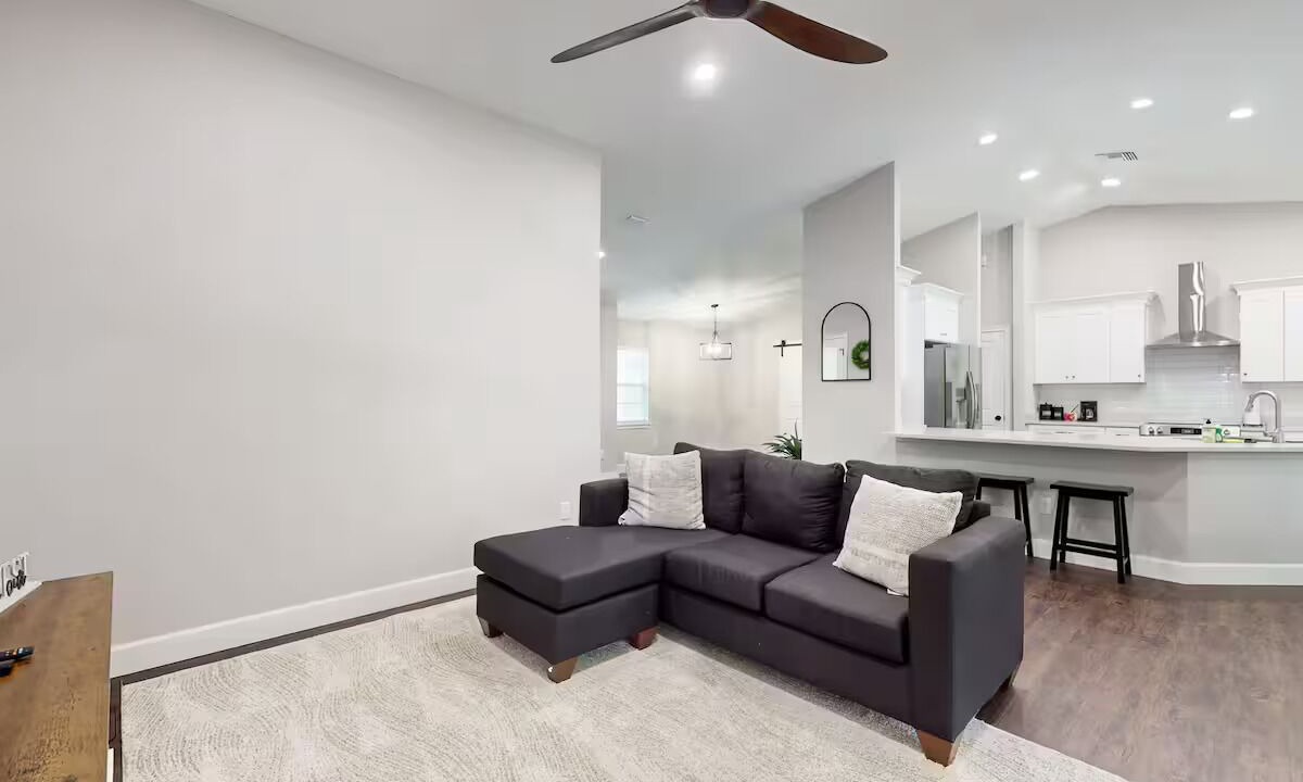 Photo of Livingroom in Brooksville