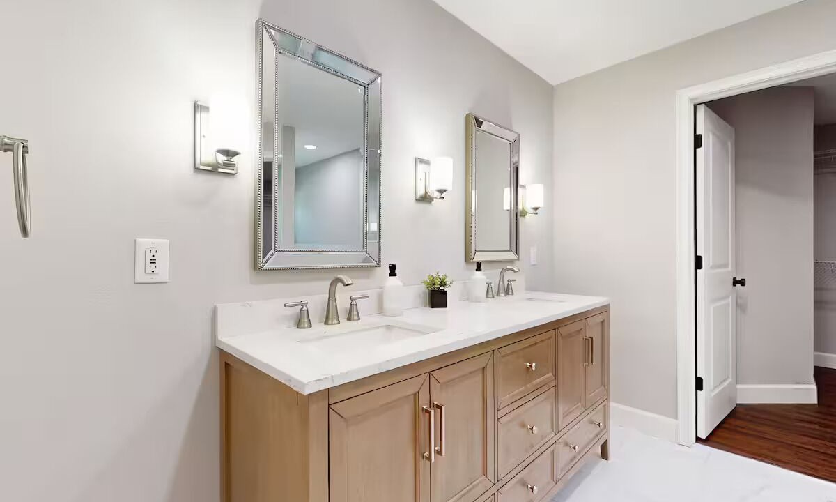 Photo of Bathroom in Brooksville