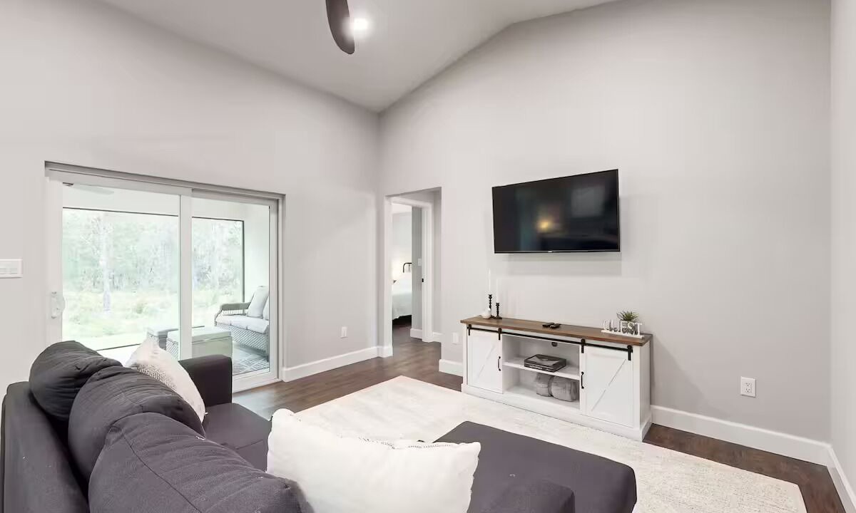 Photo of Livingroom in Brooksville