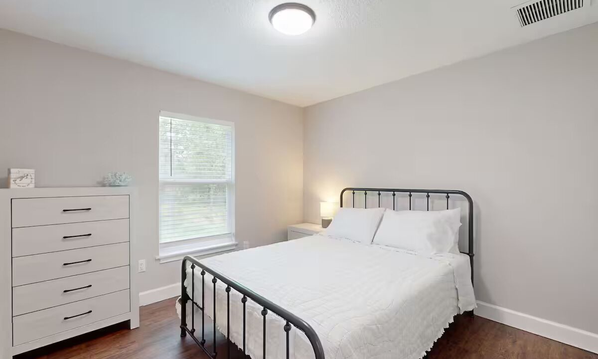 Photo of Bedroom in Brooksville