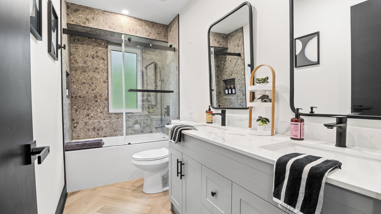 Photo of Bathroom in Rama