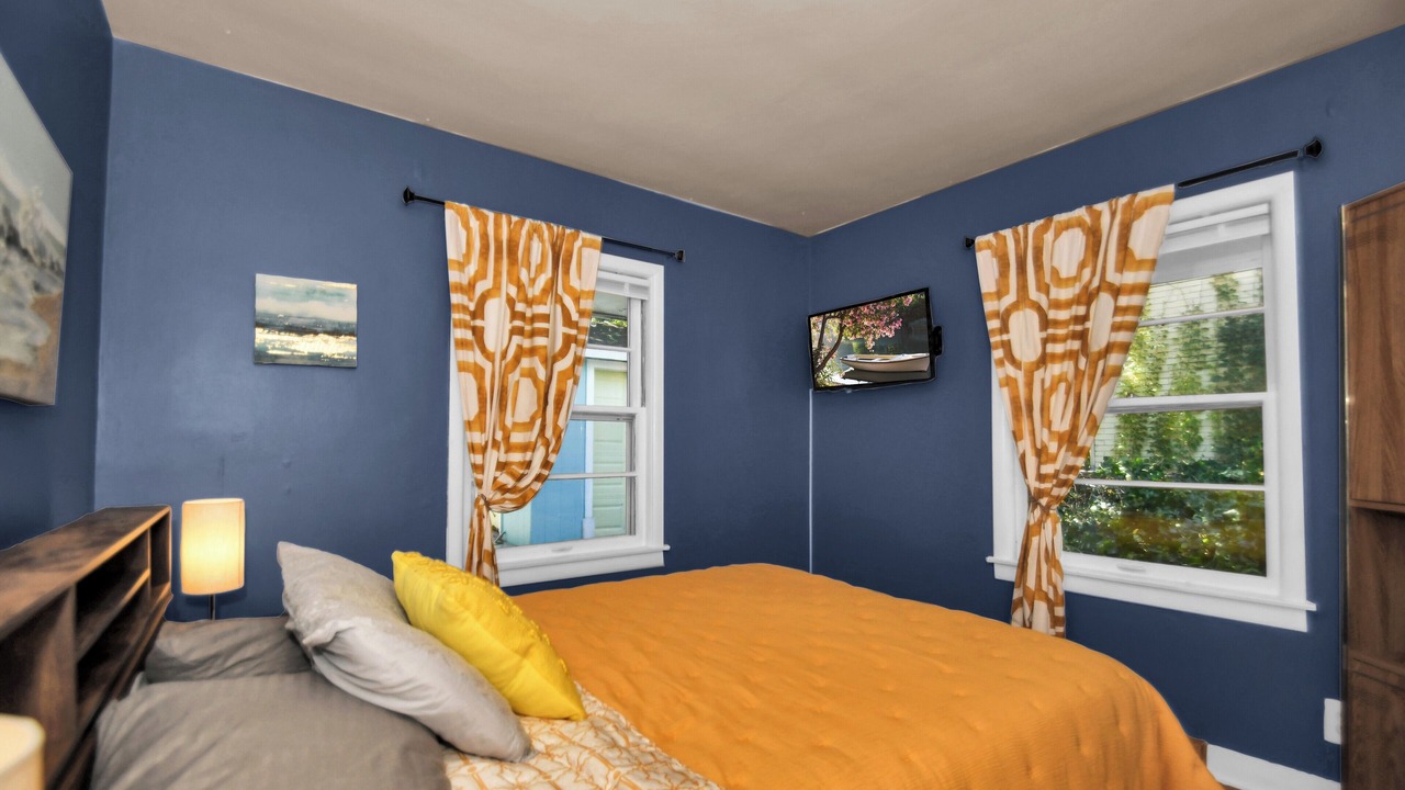 Photo of Bedroom in Miller Beach