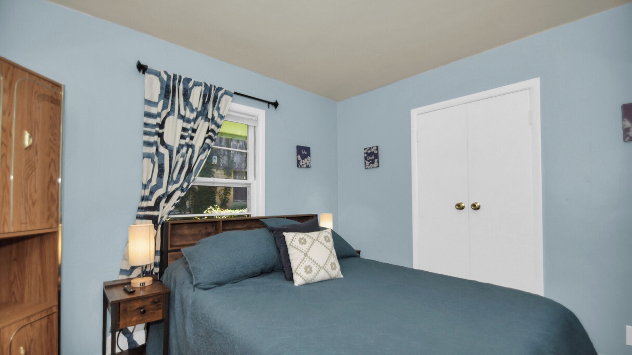 Photo of Bedroom in Miller Beach