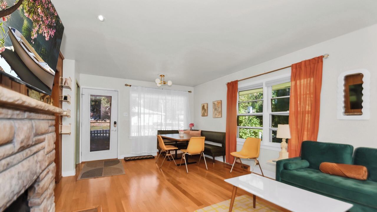 Photo of Livingroom in Miller Beach