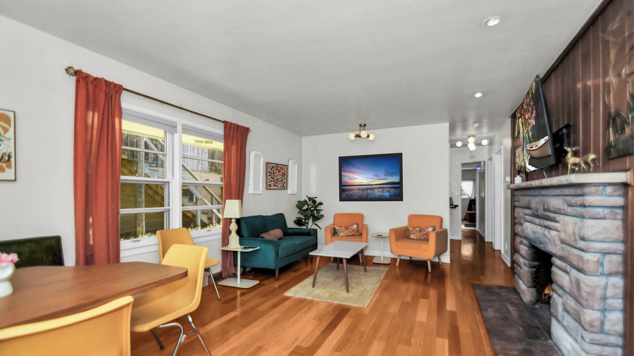 Photo of Livingroom in Miller Beach