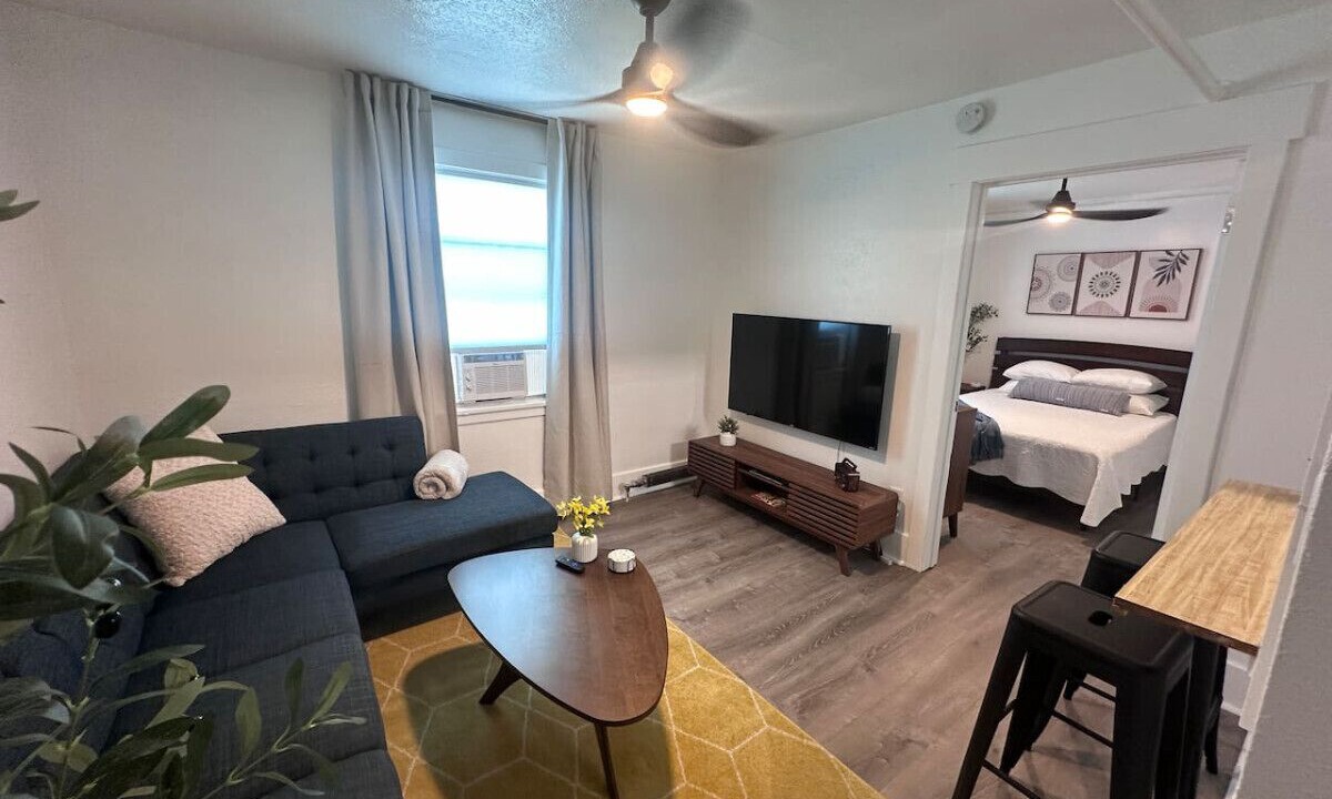 Photo of Livingroom in Downtown Klamath Falls