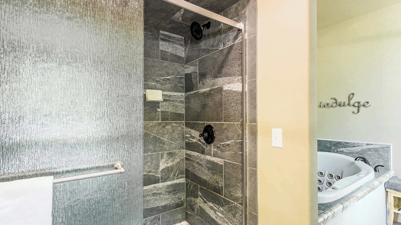 Photo of Bathroom in Eureka Springs Historic District