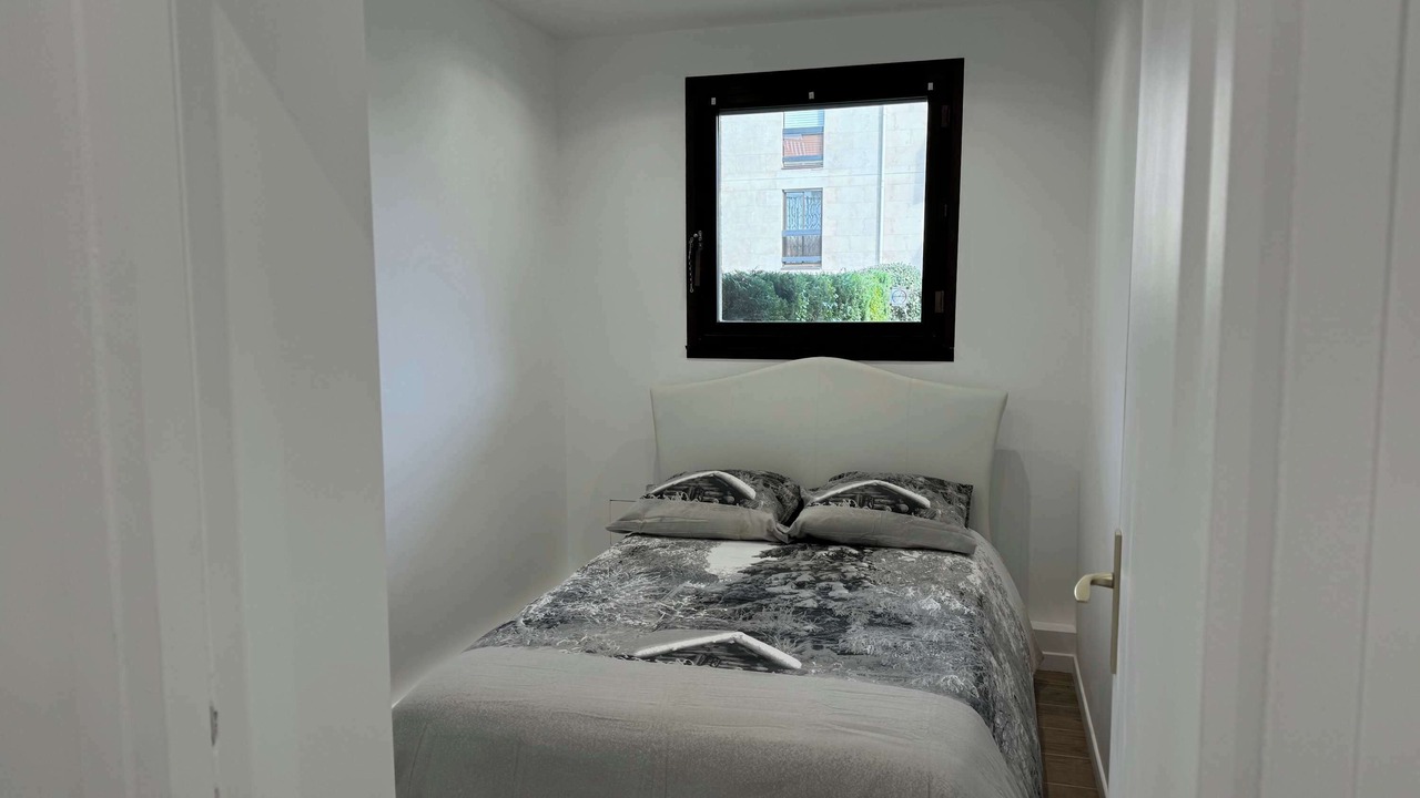 Photo of Bedroom in Deauville City Centre
