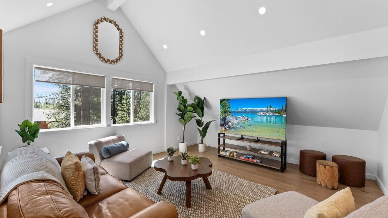 Photo of Livingroom in Brockway