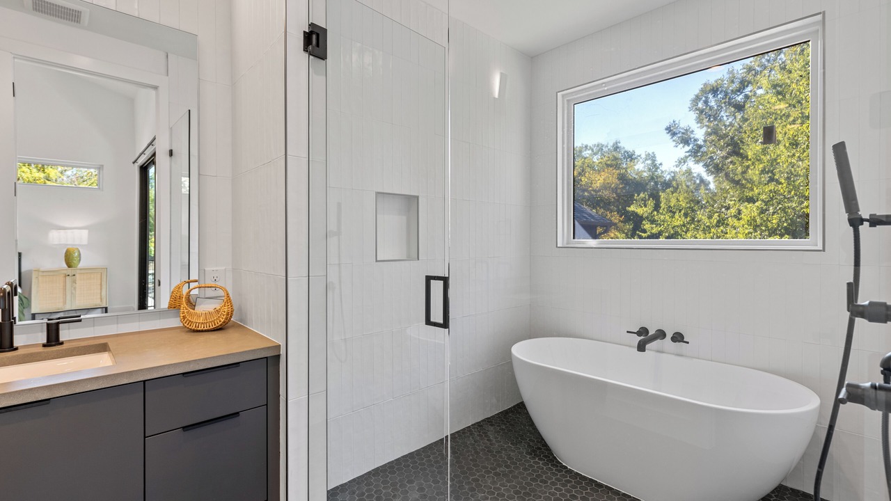 Photo of Bathroom in Govalle