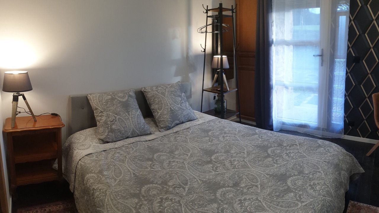 Photo of Bedroom in Mezieres-sur-Couesnon