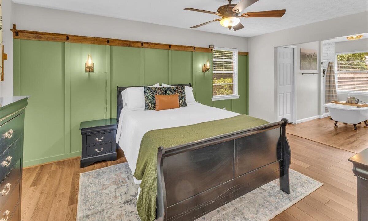 Photo of Bedroom in Bloomingdale