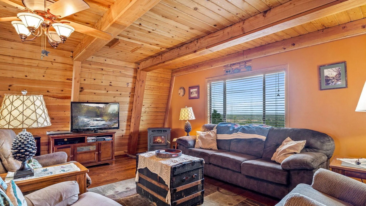 Photo of Livingroom in Timberland Acres