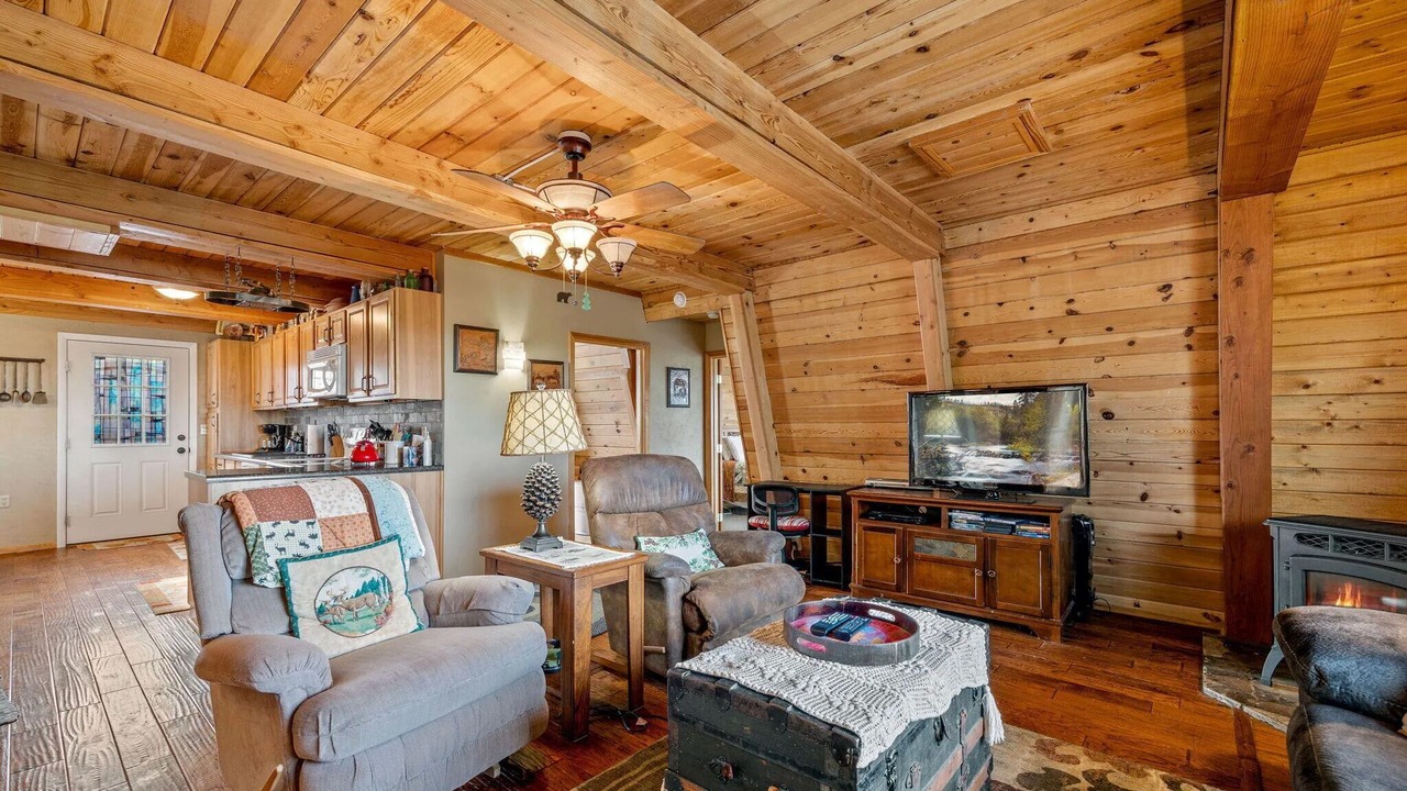 Photo of Livingroom in Timberland Acres