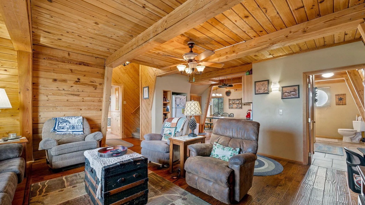 Photo of Livingroom in Timberland Acres