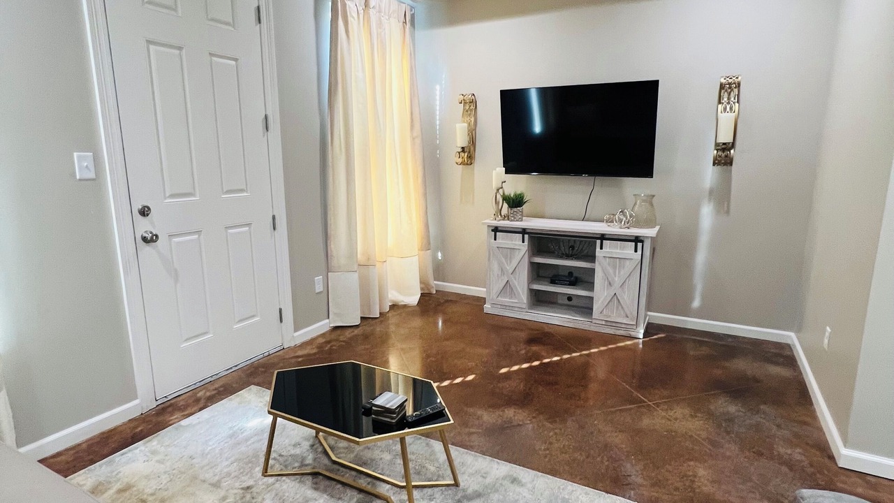 Photo of Livingroom in Downtown