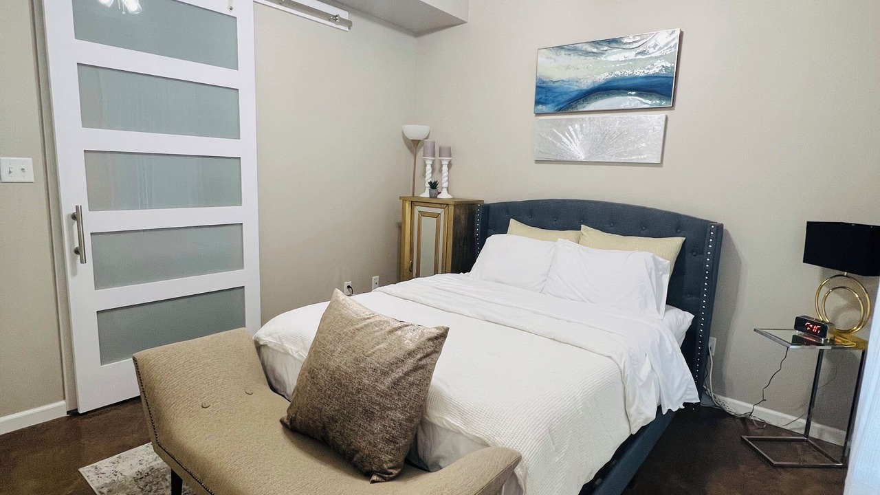 Photo of Bedroom in Downtown