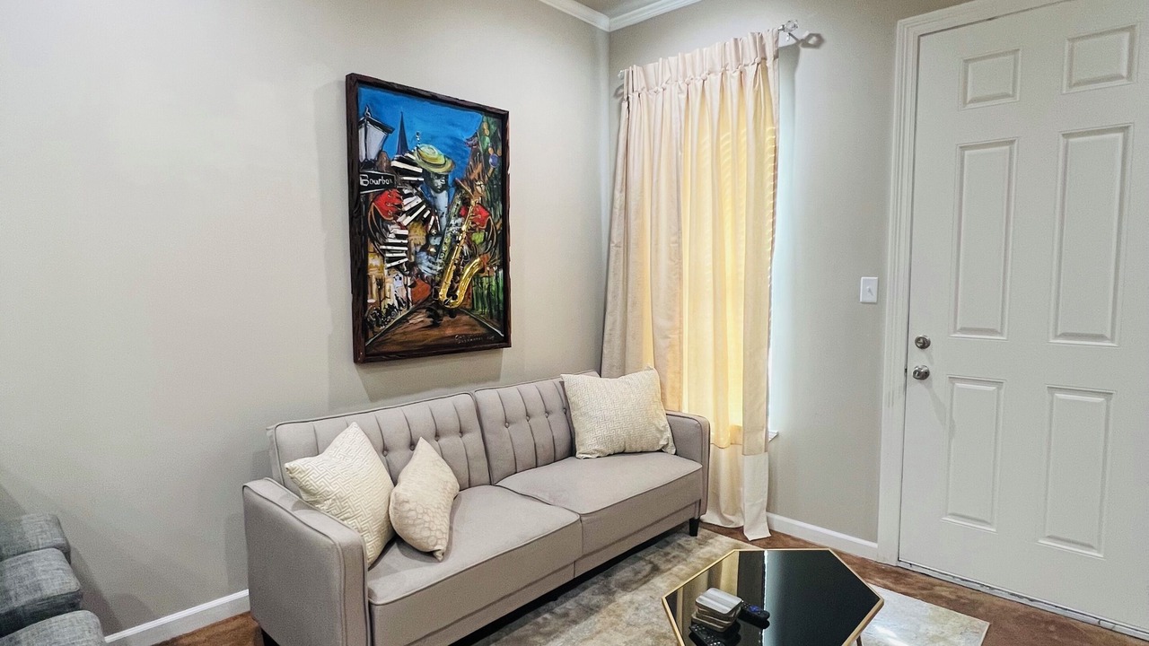 Photo of Livingroom in Downtown