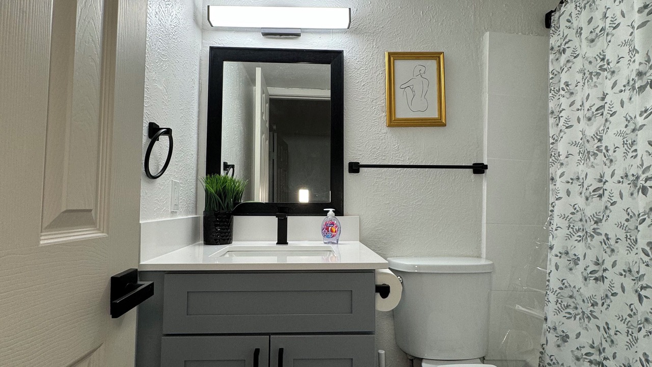 Photo of Bathroom in Park Central