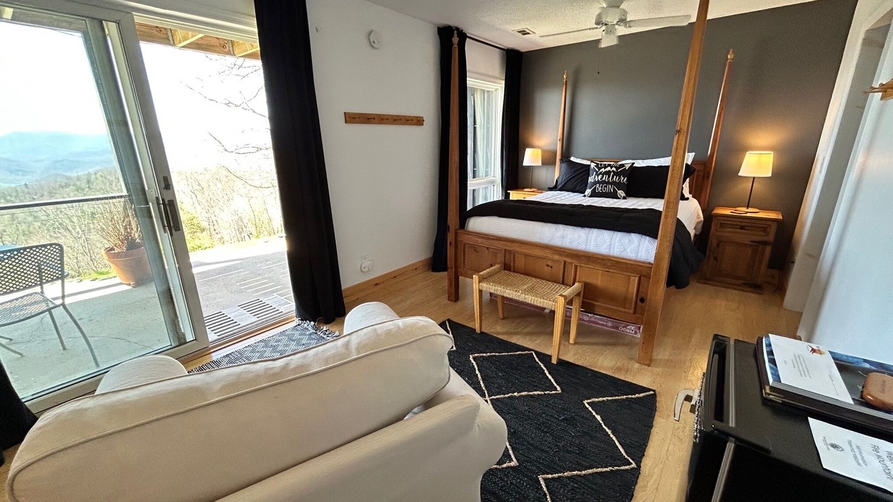 Photo of Bedroom in Scaly Mountain