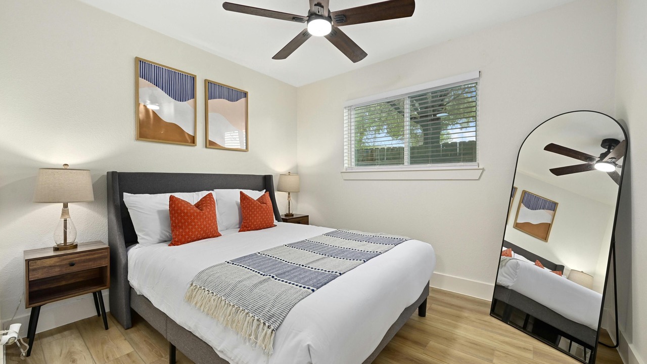 Photo of Bedroom in North Austin Civic Association