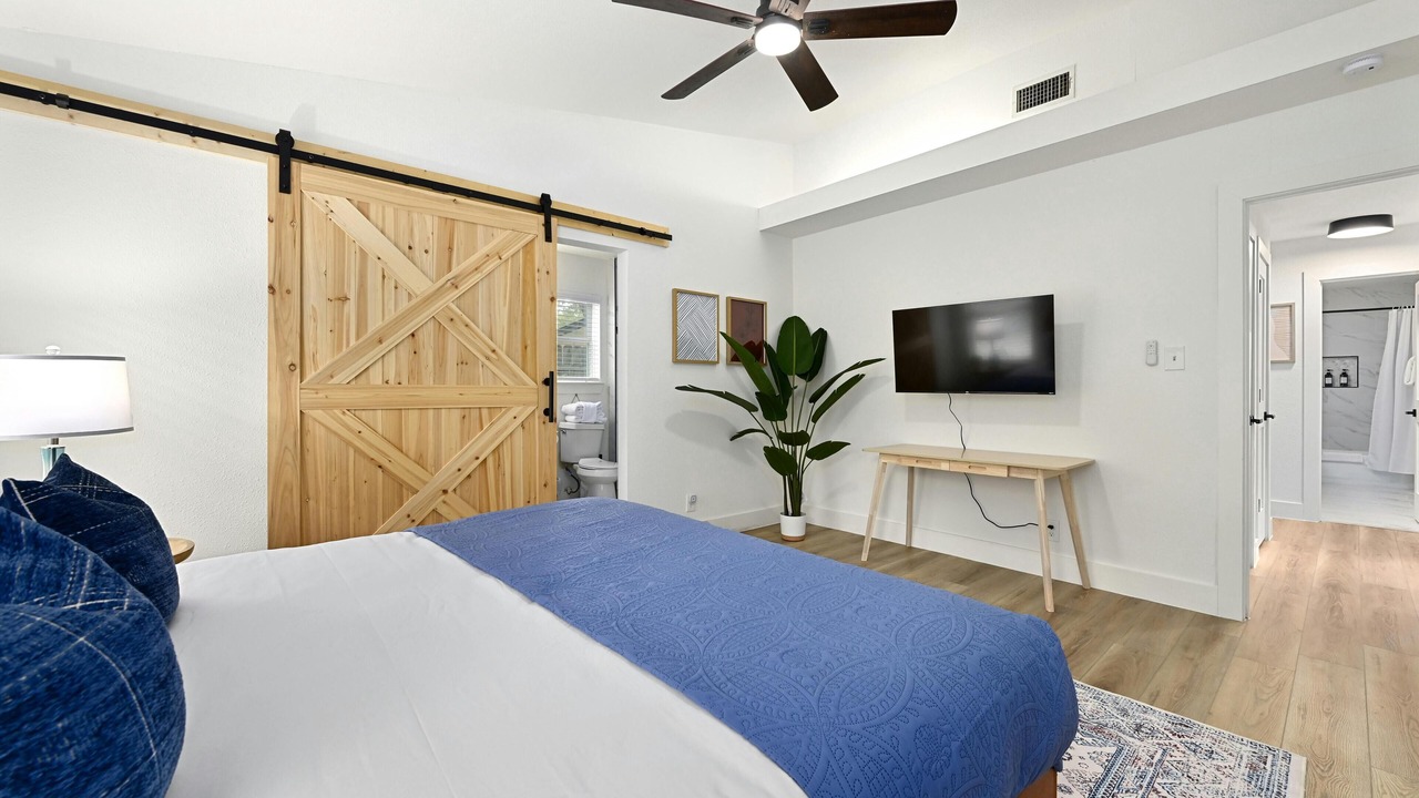 Photo of Bedroom in North Austin Civic Association