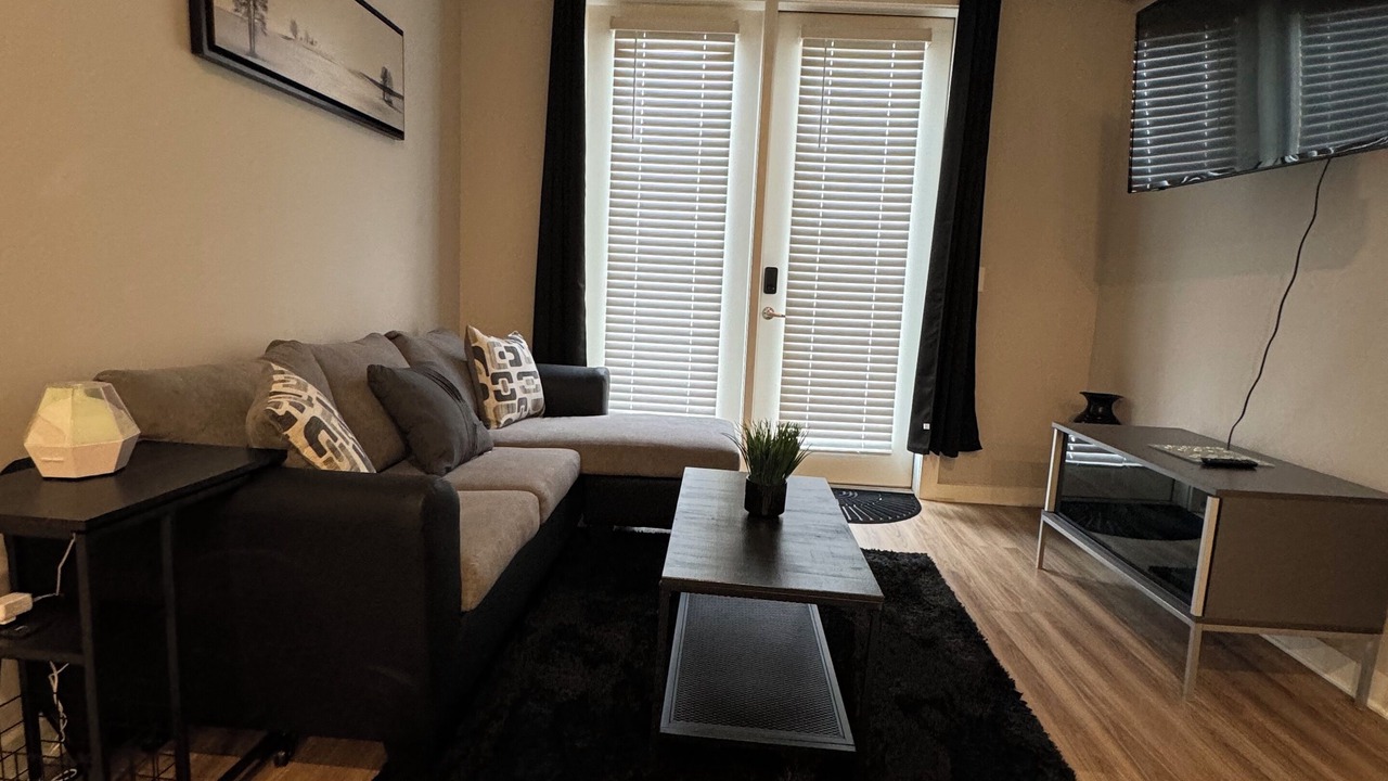 Photo of Livingroom in Capitol View