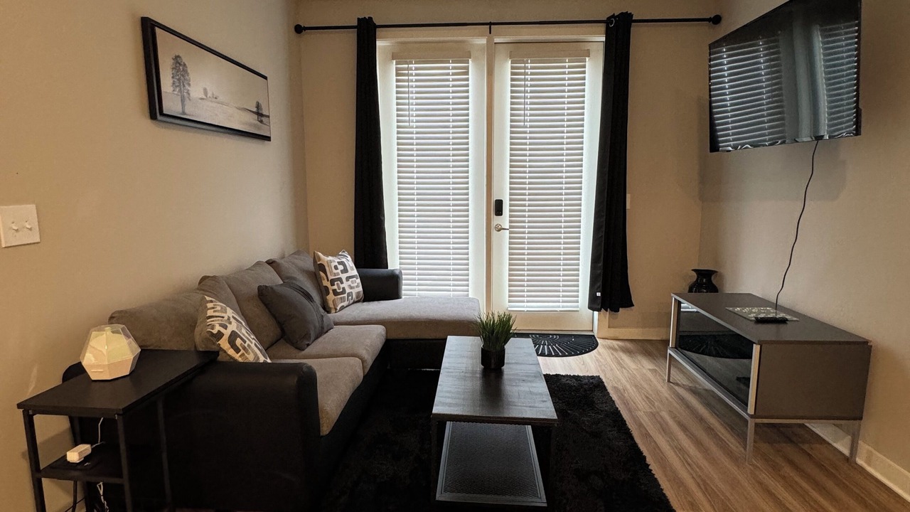 Photo of Livingroom in Capitol View